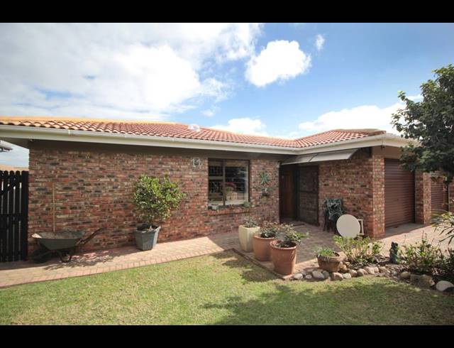 3 BEDROOM HOUSE FOR SALE IN FRAAIUITSIG